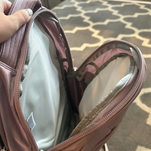 NORTH FACE RECON BACKPACK - Picture 2 of 6